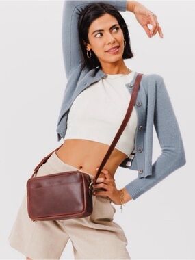 Portland Leather Goods Large Crossbody Shoulder Camera Bag in Nutmeg - Like New